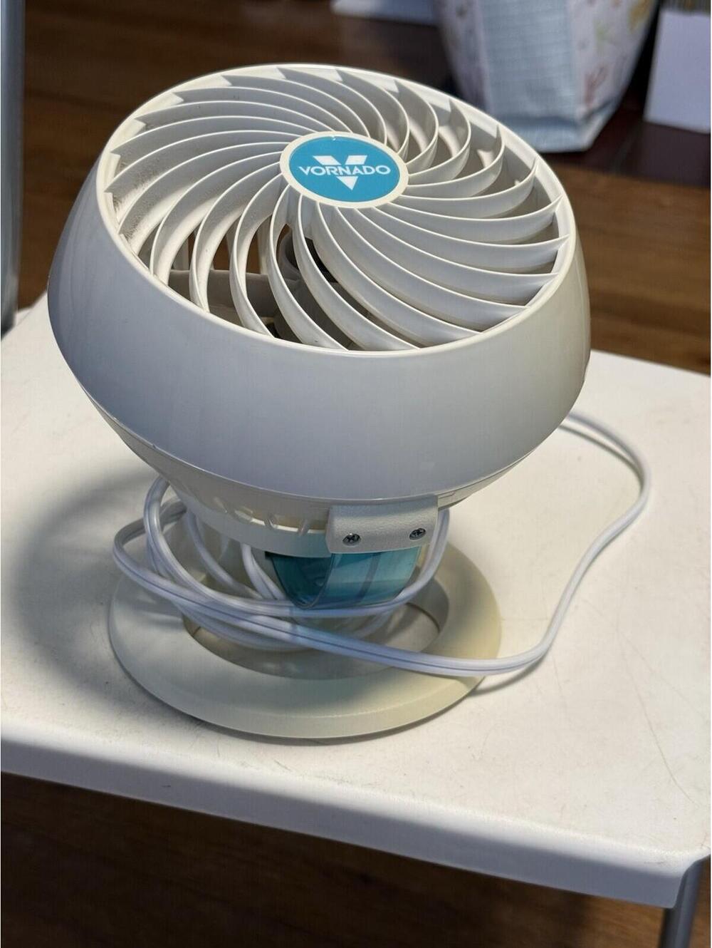 VORNADO VORTEX COMPACT ELECTRIC FAN AIR CIRCULATOR
